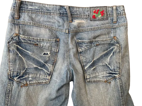 1010 Distressed Capri Jeans