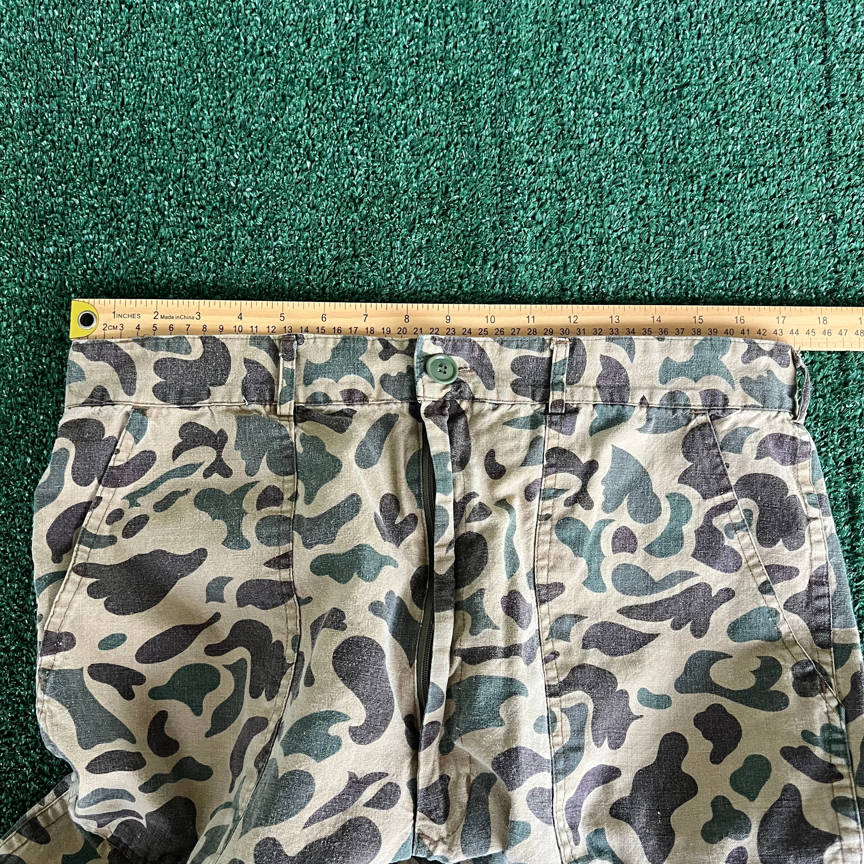 70s Hunting Duck Frogskin Camouflage Wide-Leg Baggy Pants - 34x28.5" 21" Opens