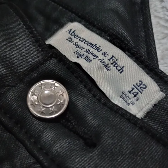 Abercrombie &amp; Fitch Super Skinny Ankle High Rise Black Coated Ladies Jeans (14s)