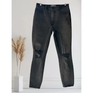 Abercrombie &amp; Fitch The Skinny High Rise Women’s Distressed Jeans Size 28/6