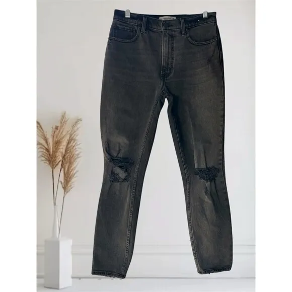 Abercrombie &amp; Fitch The Skinny High Rise Women’s Distressed Jeans Size 28/6
