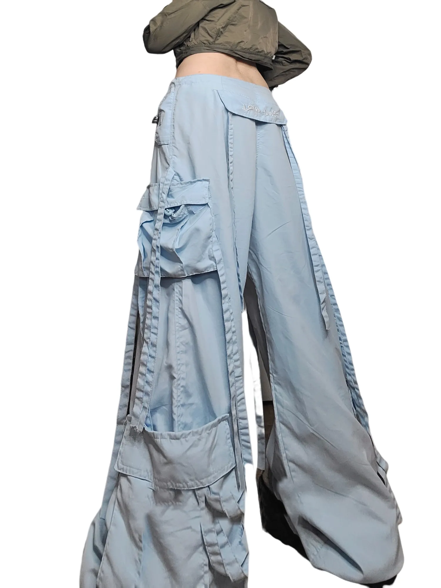Cargo parachute bleu