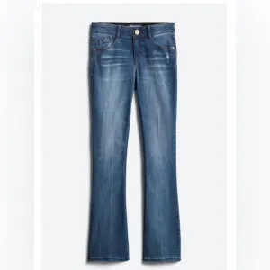 DEMOCRACYKathryn Ab Solution Itty Bitty Bootcut Distressed Jean
