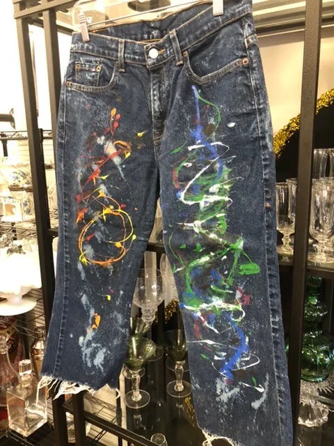 Distressed LEVIS Capri, size 10  #2006