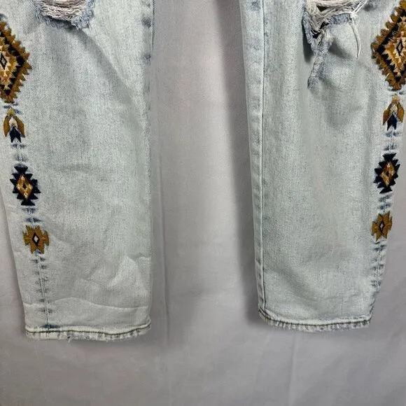 Driftwood Jeans Women’s Gizelle Geometric Embroidered Light Wash Ripped Ankle 29