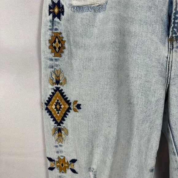 Driftwood Jeans Women’s Gizelle Geometric Embroidered Light Wash Ripped Ankle 29