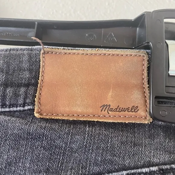 Fade Black Madewell 9' Hi - Rise Skinny Jeans. Sz 25
