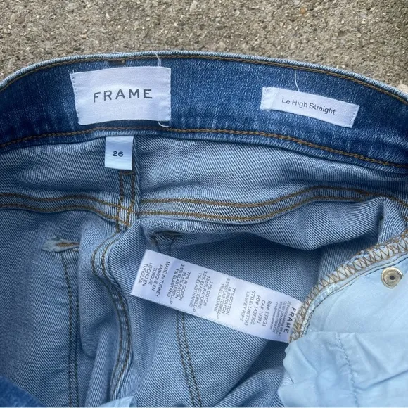 Frame Distressed Jeans Size 26 - Le High Straight