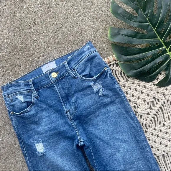 Frame Distressed Jeans Size 26 - Le High Straight