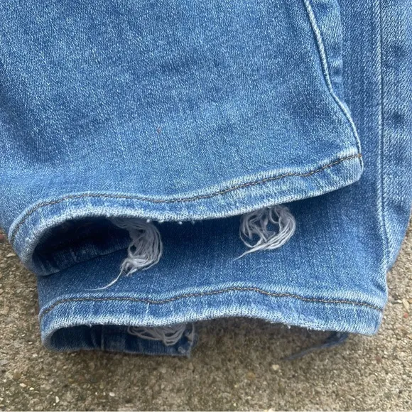 Frame Distressed Jeans Size 26 - Le High Straight