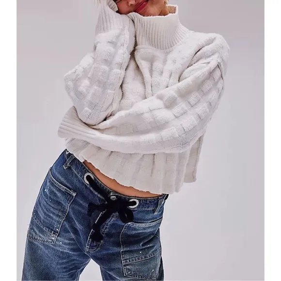 FREE PEOPLE Soul Searcher Chunky Oversized Mock Neck Ivory Sweater Size M