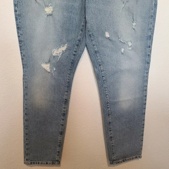 GOOD AMERICAN Good Classic Hi-Rise Distressed Jeans NWT Size 28