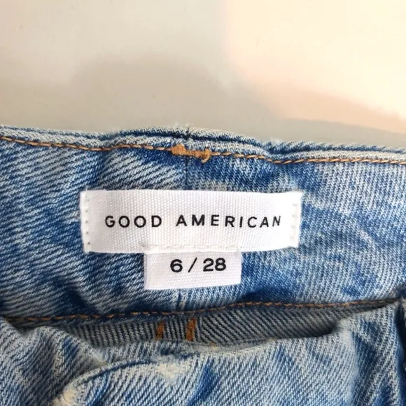 GOOD AMERICAN Good Classic Hi-Rise Distressed Jeans NWT Size 28