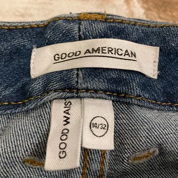 Good American Good Waist High Rise Snake Pocket Distressed Jeans Size 14/32