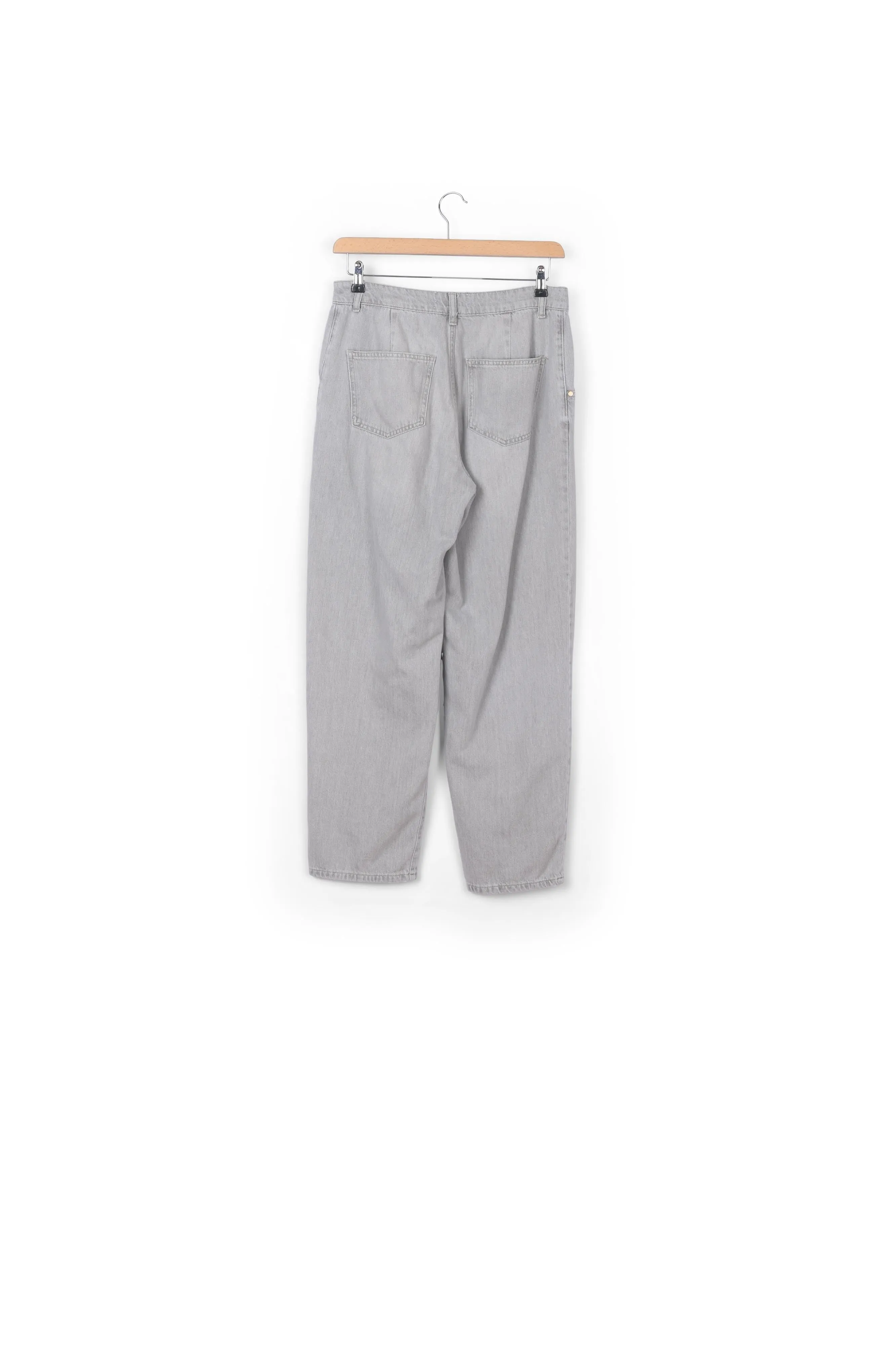 Grey denim boyfriend jeans