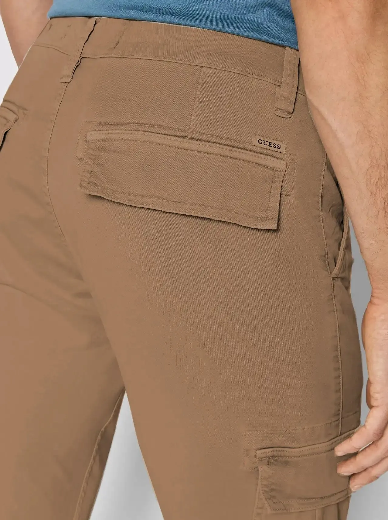 Guess Men's Lonta Classic Cargo Pants Wallnut Shell
