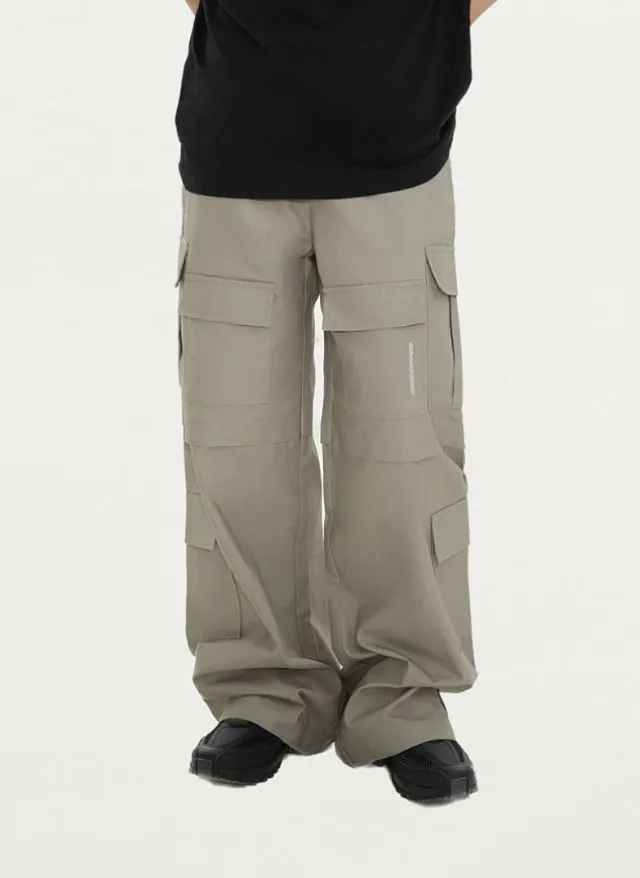 James - Wide leg Cargo trouser with multiple pockets