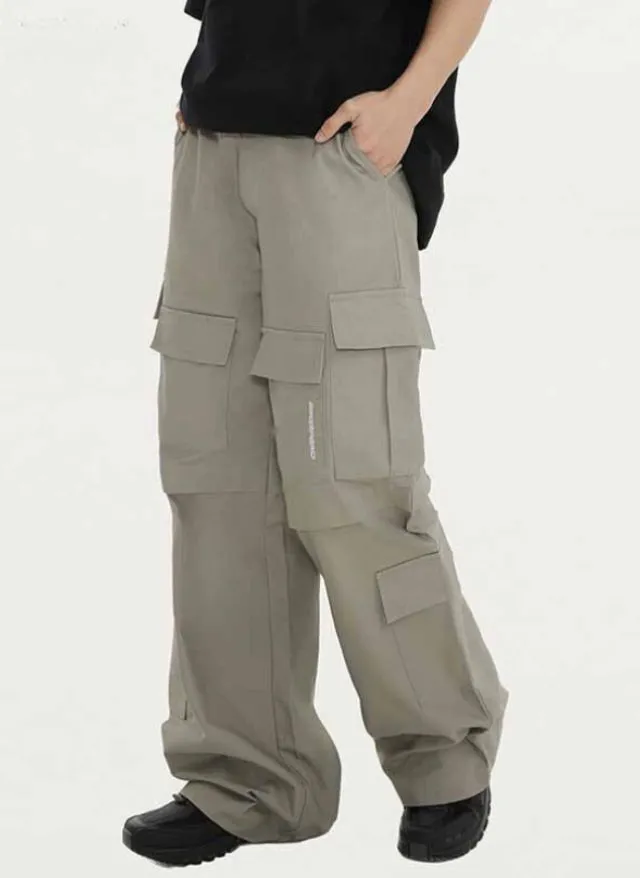 James - Wide leg Cargo trouser with multiple pockets