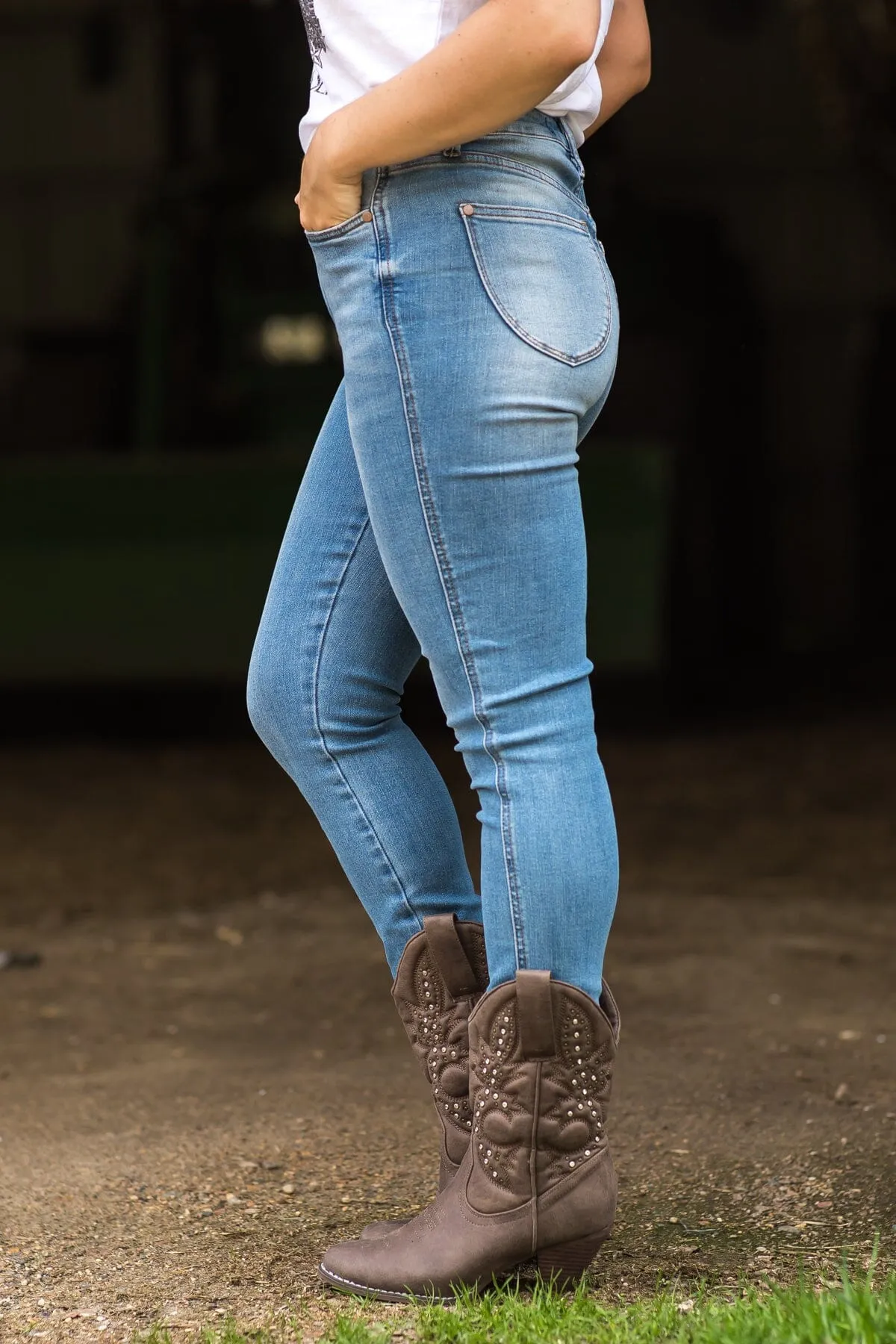 Judy Blue Tummy Control Jeans With Whiskering