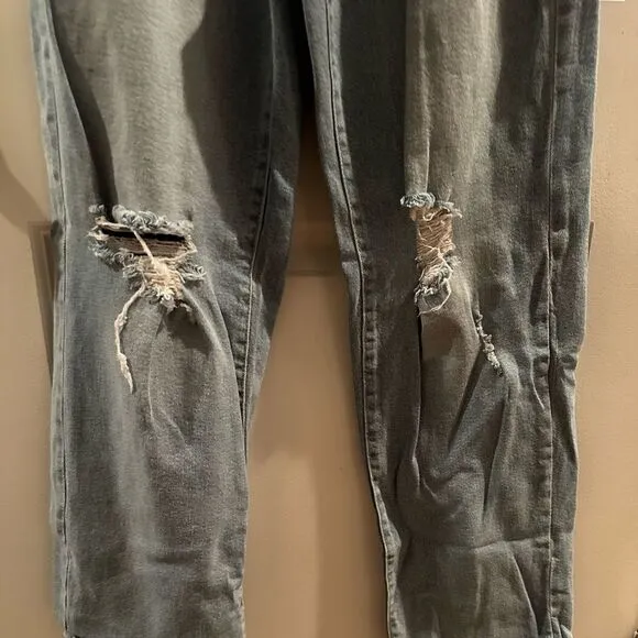Kendall &amp; Kylie The High Rise Skater Distresses Baggy Jeans Size 5