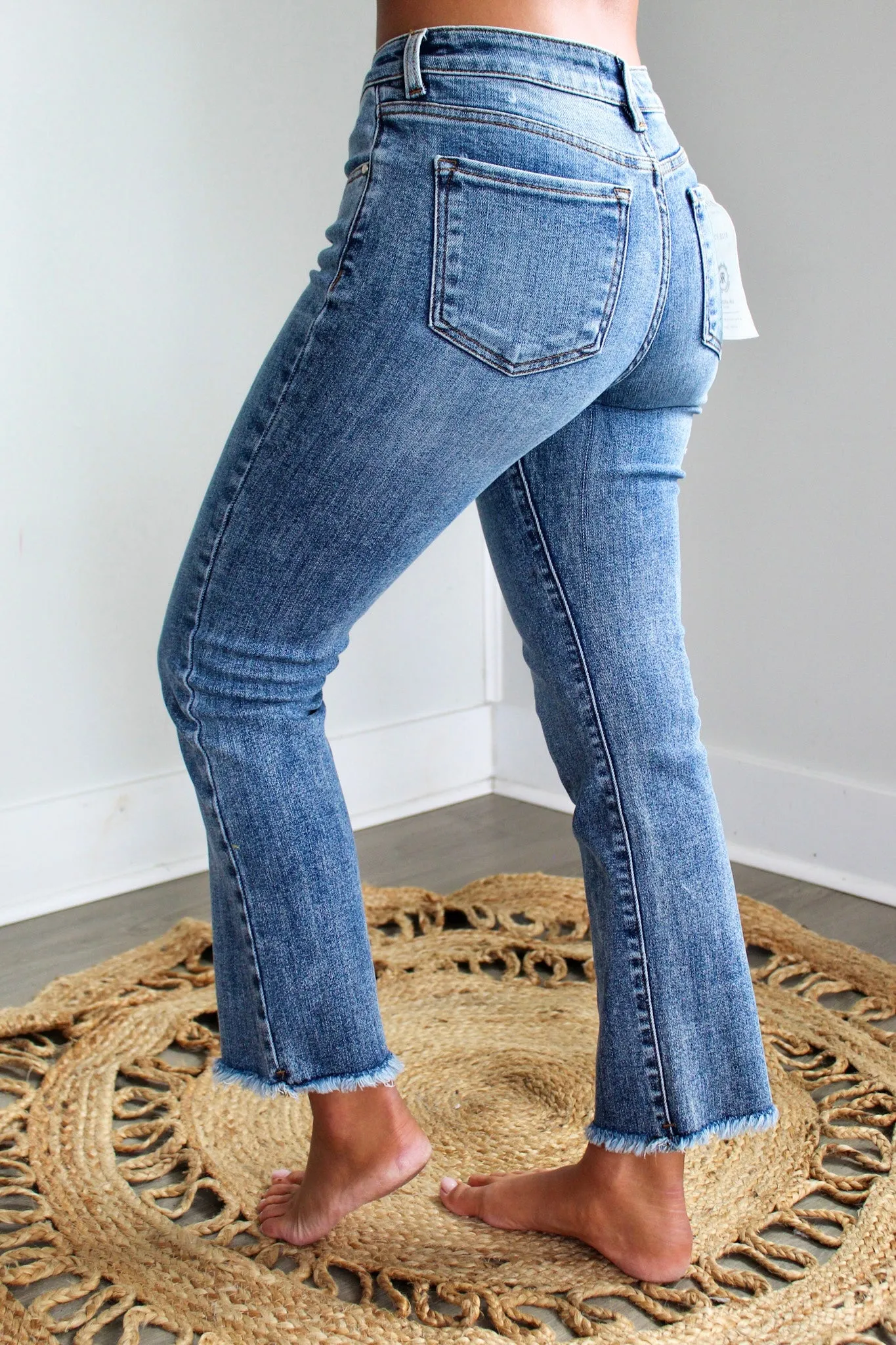 Lennon Slim Straight • Medium Wash