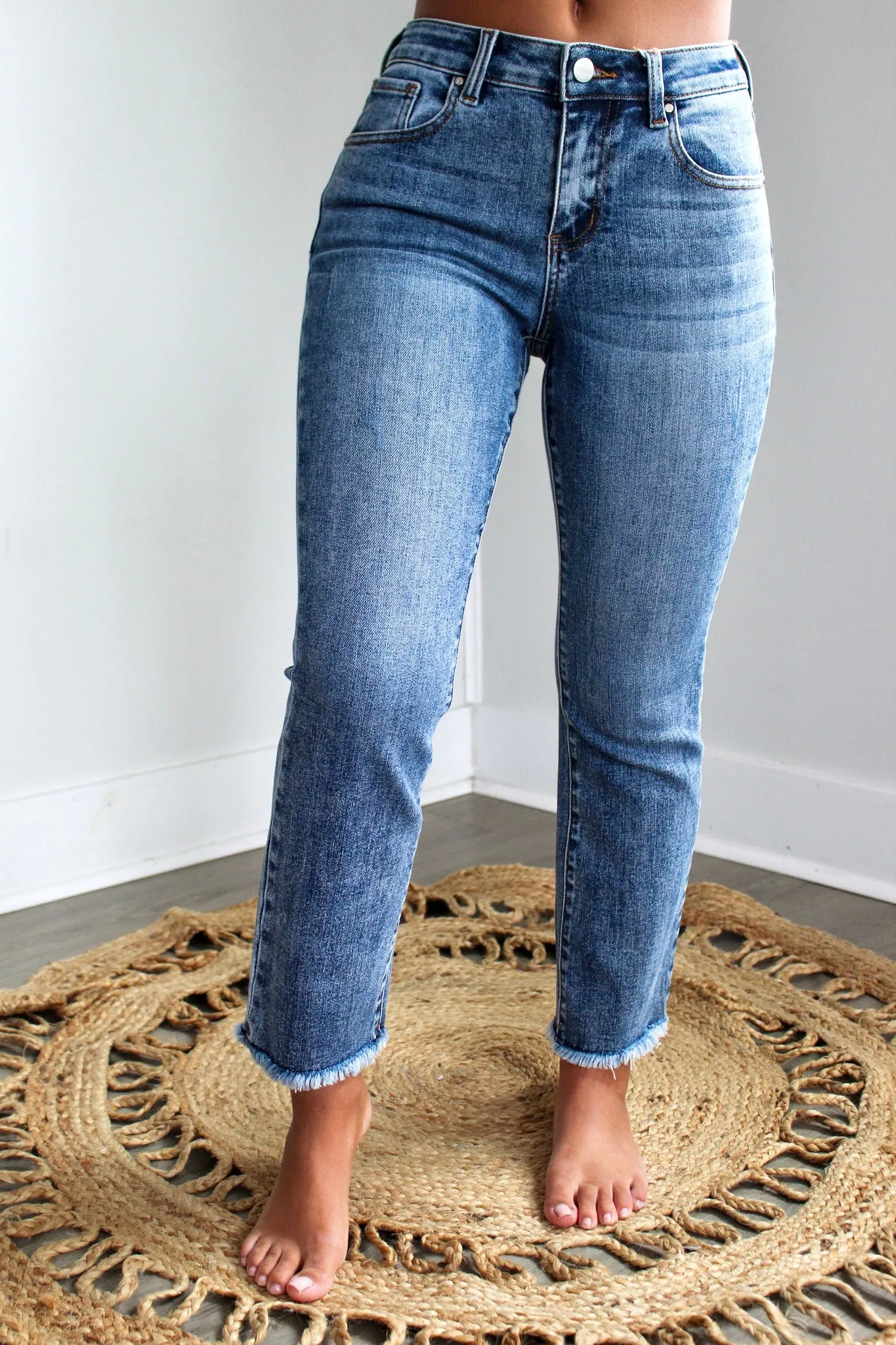 Lennon Slim Straight • Medium Wash