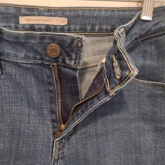 Levi's - 30x28 535™ Super Skinny Distressed Jeans