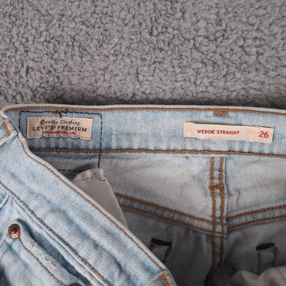 Levis Jeans Womens 26x26 Blue BIG E Denim Light Wash Mid to High Rise Button Up