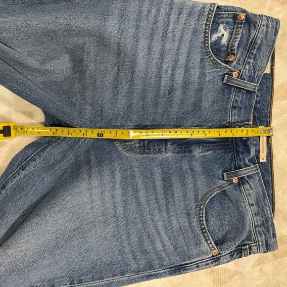 Levi’s Strauss Ribcage Straight Ankle Blue Denim Jeans Distressed Button Fly 31