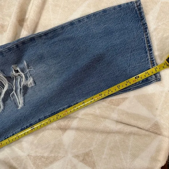 Levi’s Strauss Ribcage Straight Ankle Blue Denim Jeans Distressed Button Fly 31