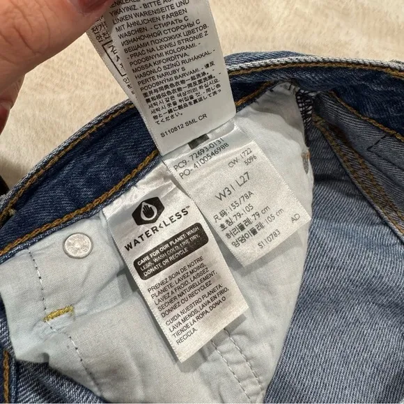 Levi’s Strauss Ribcage Straight Ankle Blue Denim Jeans Distressed Button Fly 31