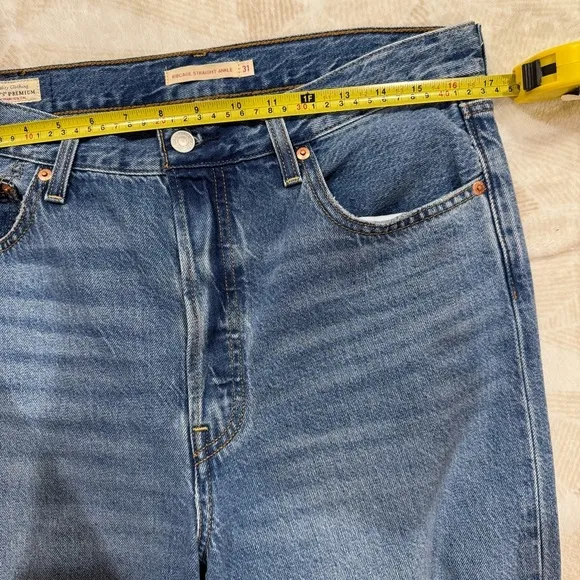 Levi’s Strauss Ribcage Straight Ankle Blue Denim Jeans Distressed Button Fly 31