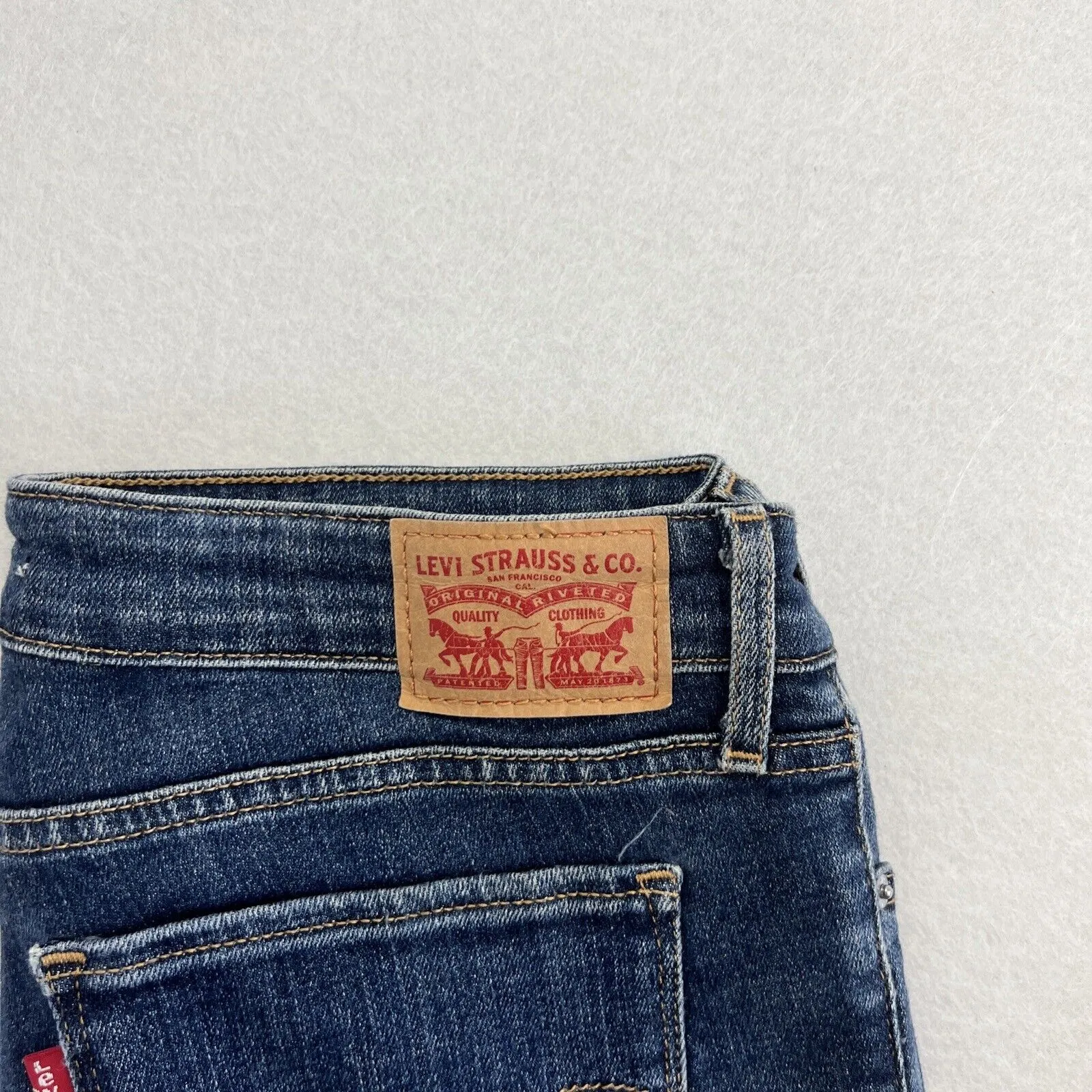 Levi's Womens 711 Blue Denim Skinny Jeans Size 29