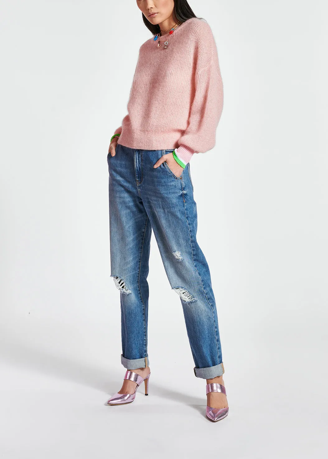 Loose-fit distressed blue jeans