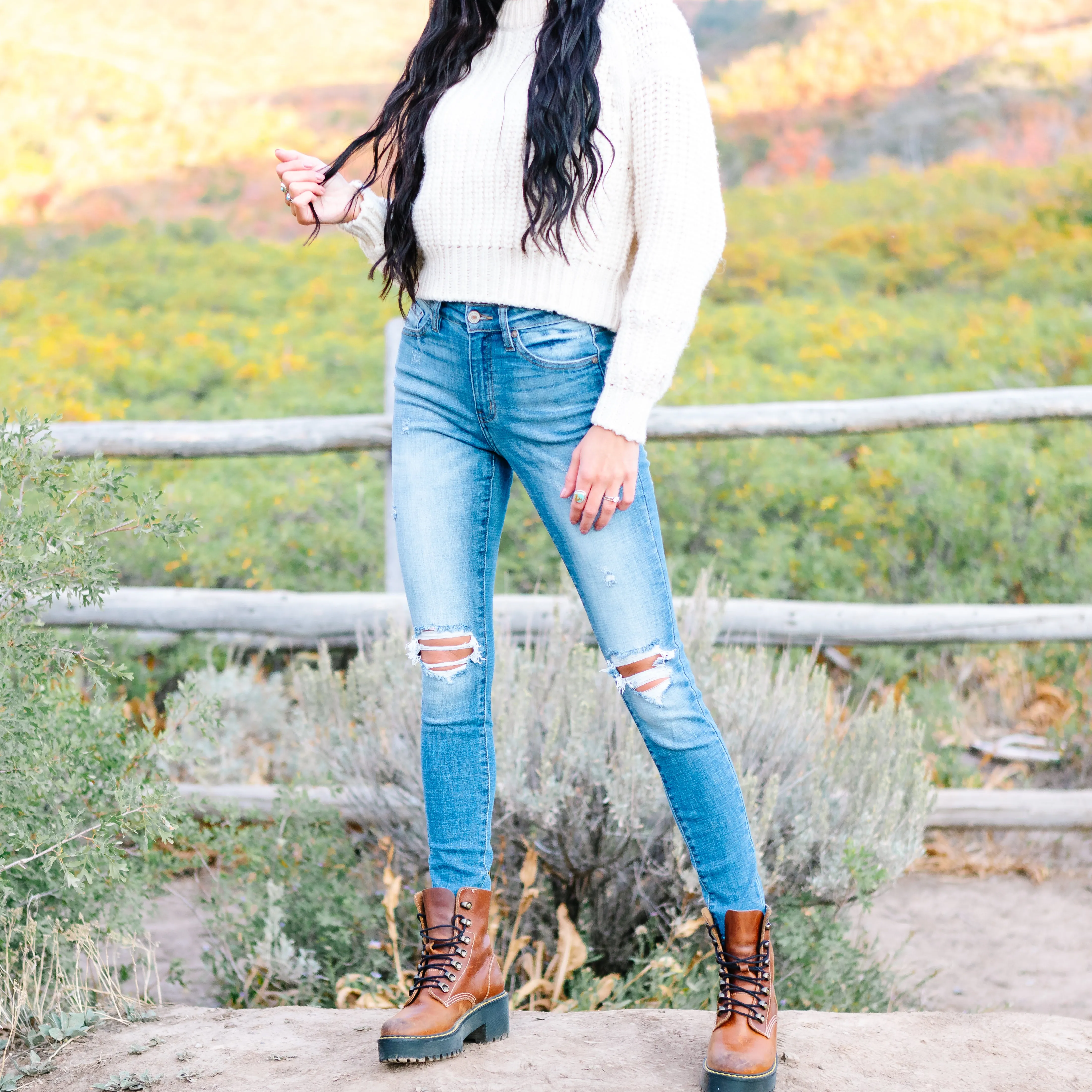 Loxi Kancan High Rise Distressed Skinny