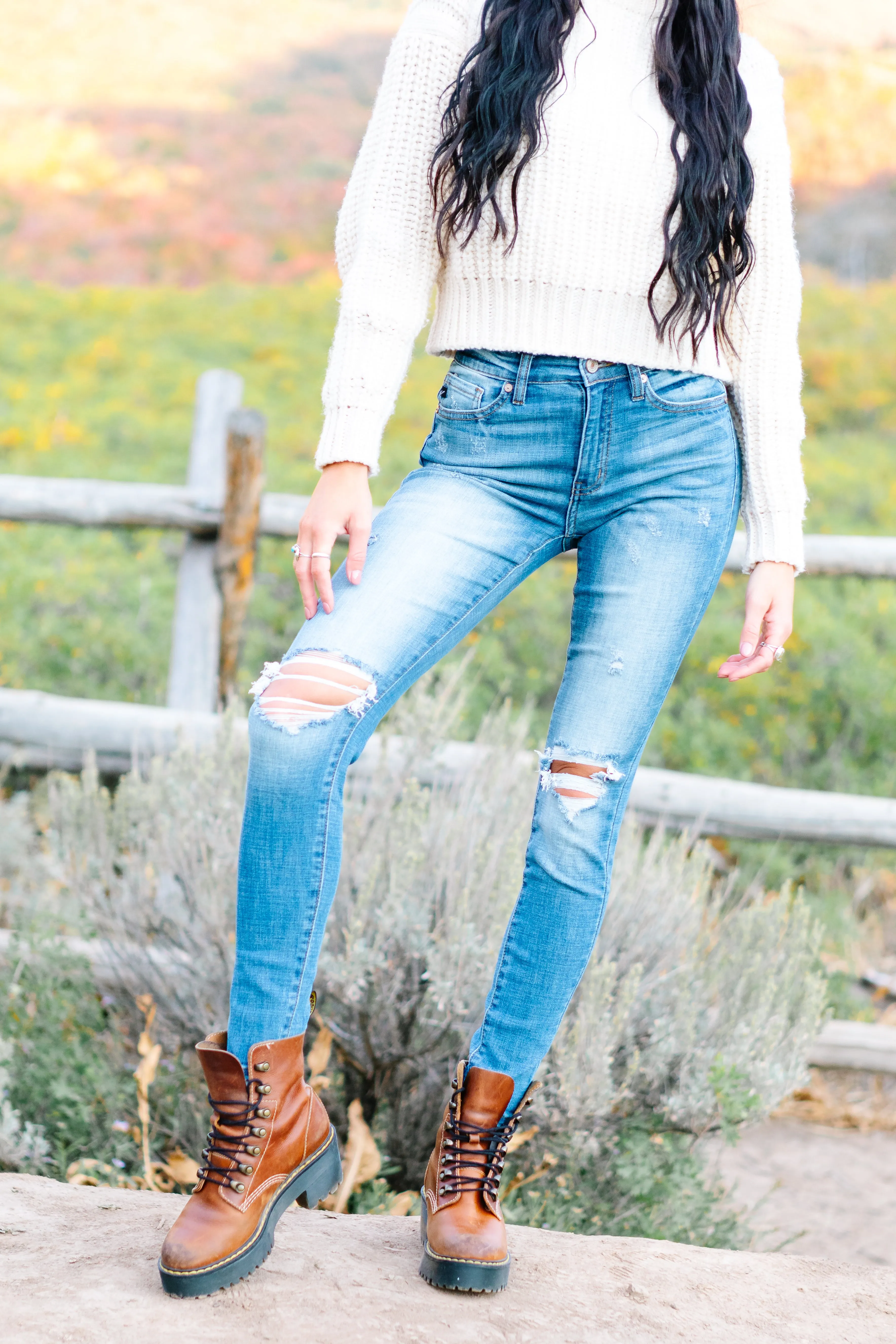 Loxi Kancan High Rise Distressed Skinny