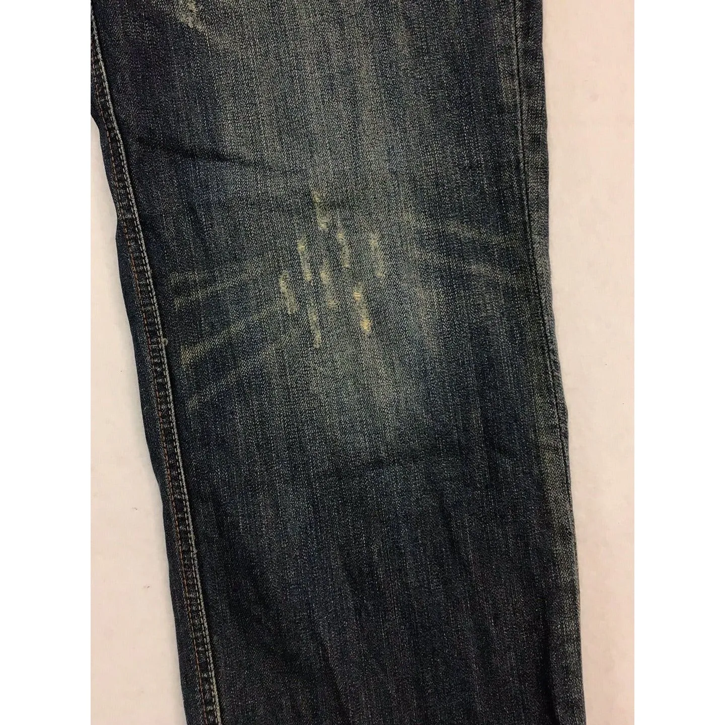 Men’s Eight 732 Distressed Jeans