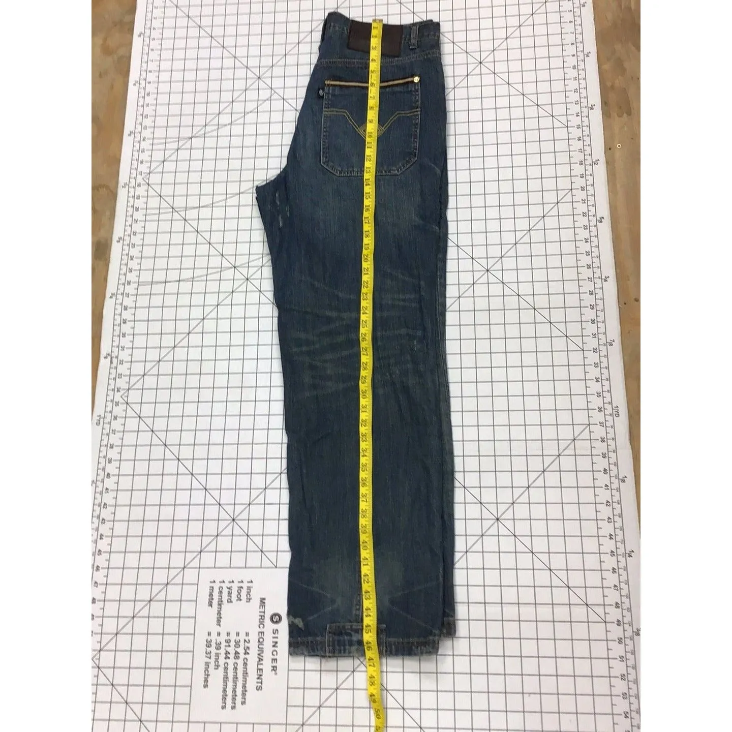 Men’s Eight 732 Distressed Jeans