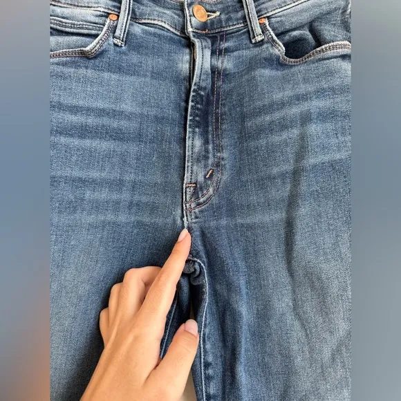 MOTHER The Stunner Zip Ankle Step Fray Jeans Size 26