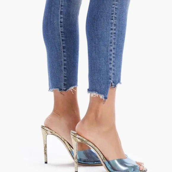MOTHER The Stunner Zip Ankle Step Fray Jeans Size 26