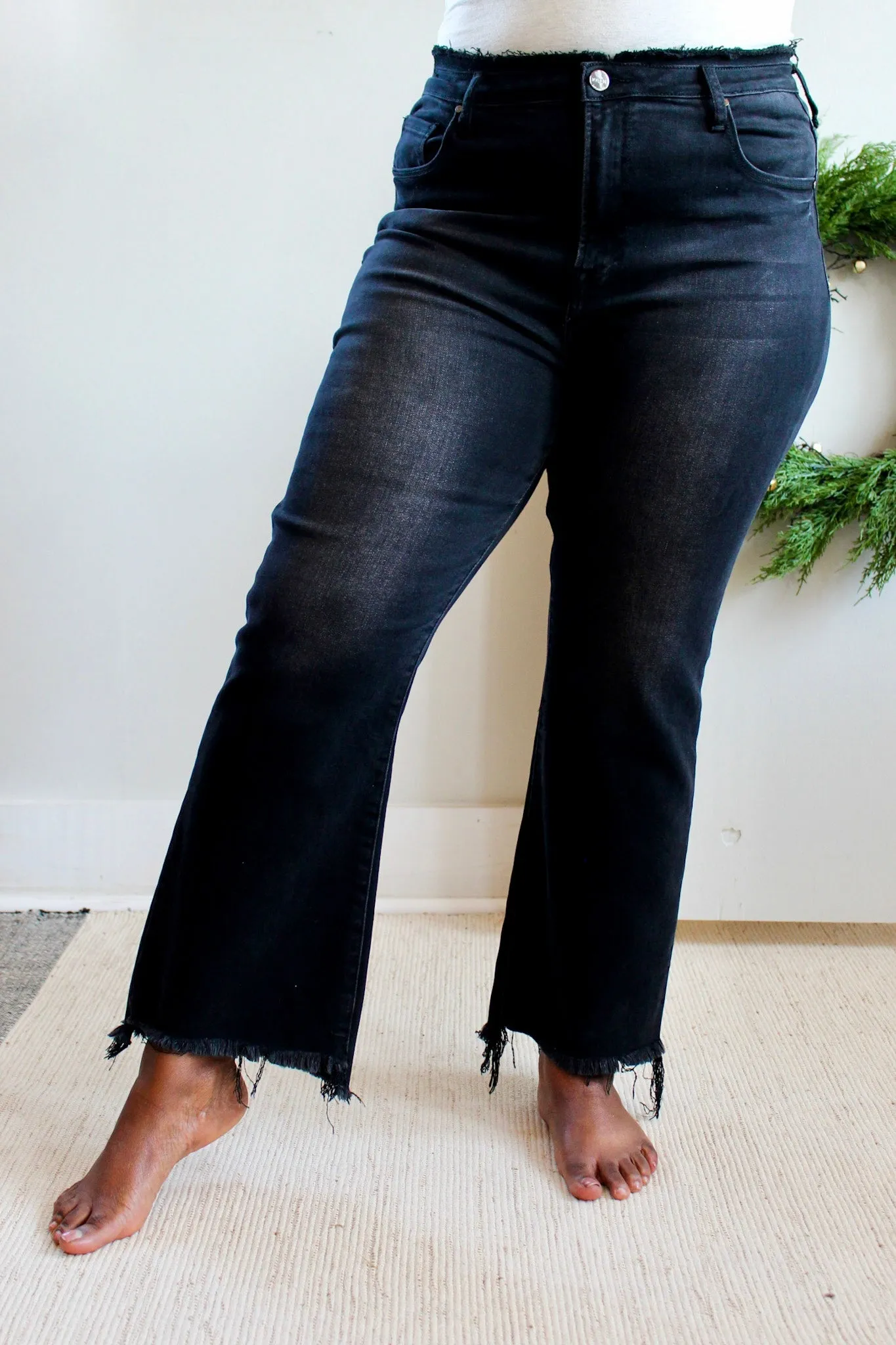 Nolan Ankle Crop Straight • Black - PLUS