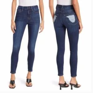 NWT Good American Good Waist with Chewed Back Pockets Jeans Size 26