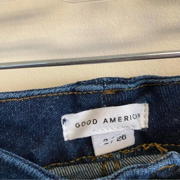 NWT Good American Good Waist with Chewed Back Pockets Jeans Size 26