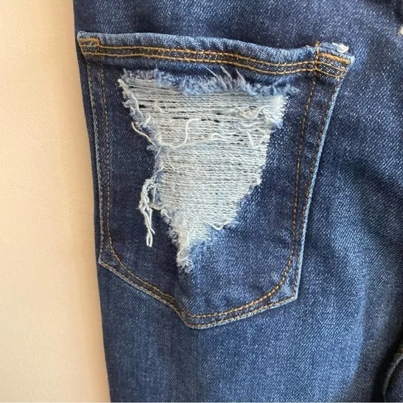NWT Good American Good Waist with Chewed Back Pockets Jeans Size 26