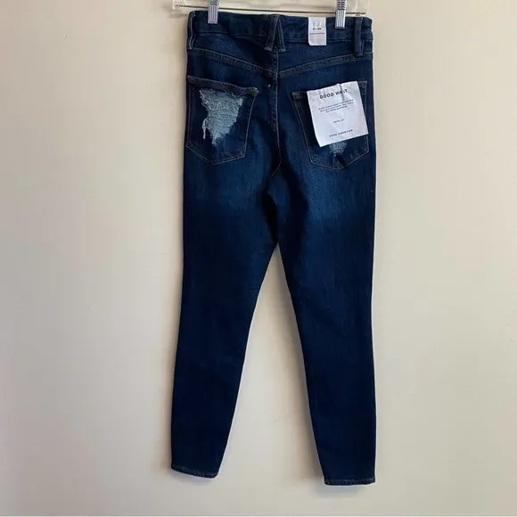 NWT Good American Good Waist with Chewed Back Pockets Jeans Size 26