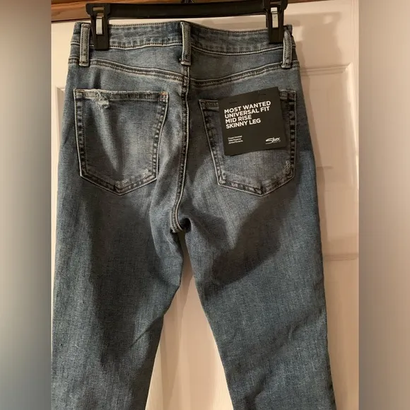 NWT Silver Jeans Co Women's Most Wanted Mid Rise Skinny Leg Universal Fit Indigo