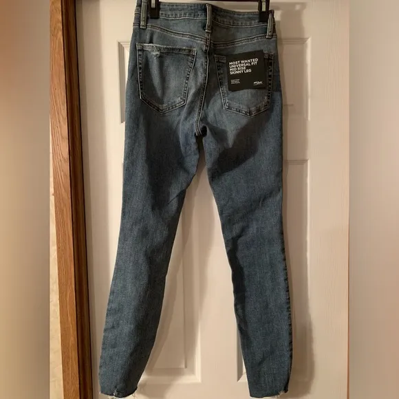 NWT Silver Jeans Co Women's Most Wanted Mid Rise Skinny Leg Universal Fit Indigo