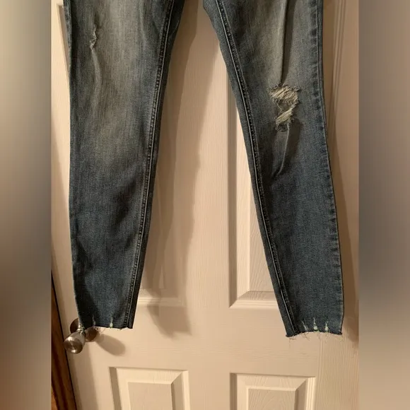 NWT Silver Jeans Co Women's Most Wanted Mid Rise Skinny Leg Universal Fit Indigo