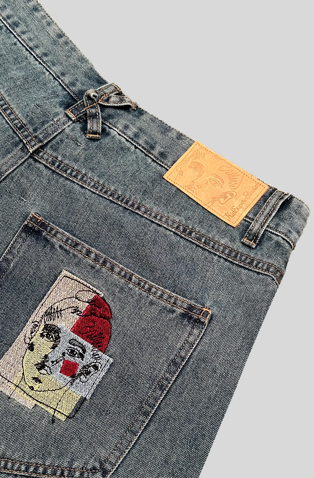 PATCHWORK FACE BAGGY DENIM SHORTS