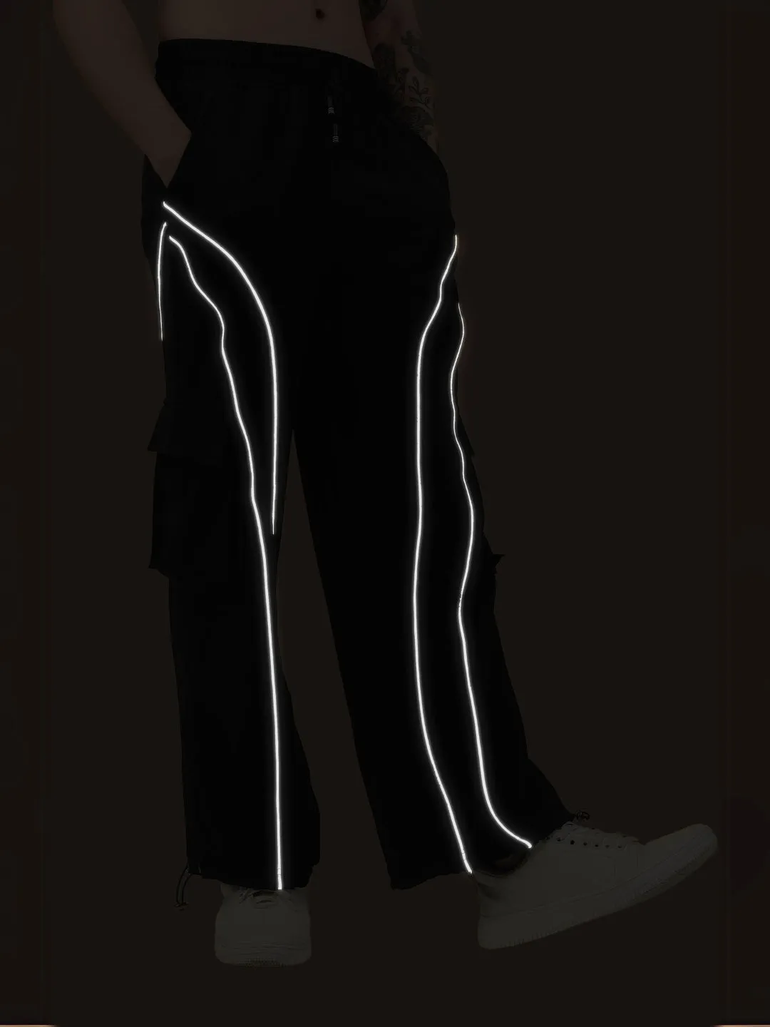 RAY REFLECTOR PARACHUTE CARGO PANTS (BLACK)